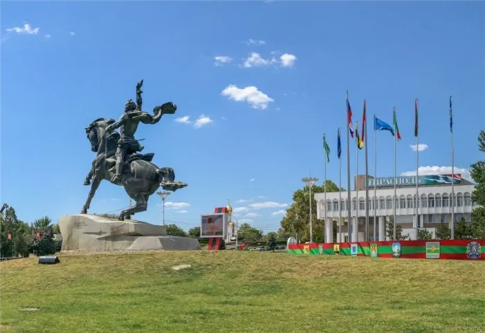 Памятник Суворову в Чирасполе