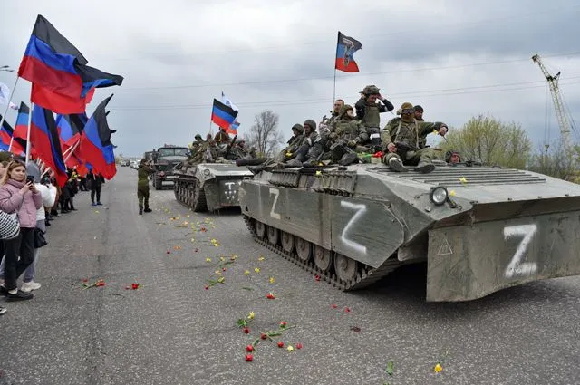Солдаты возвращаются из Мариуполя, Украина.