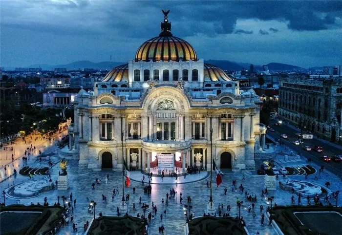 Опера и музеи в Мехико