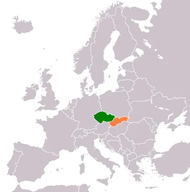 Нанесите на карту расположение Чехии и Словакии.