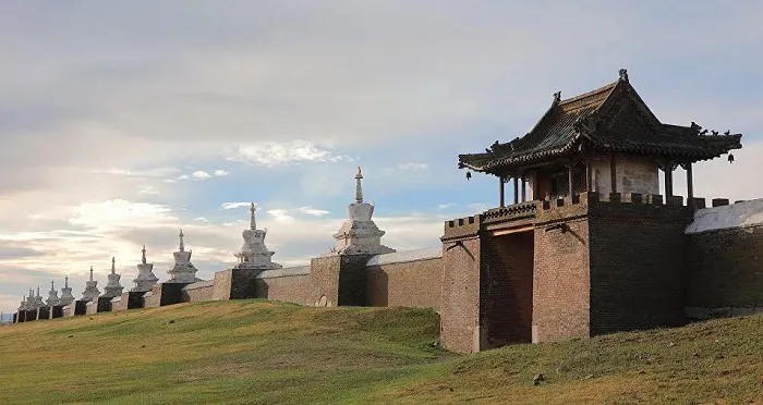 Городские стены Каракорума, столицы Монгольской империи с 1220 по 1260 год.