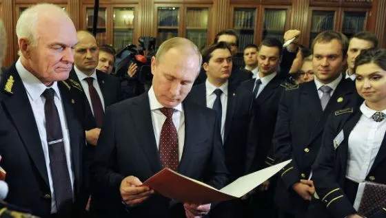 Владимир Путин, кандидат экономических наук