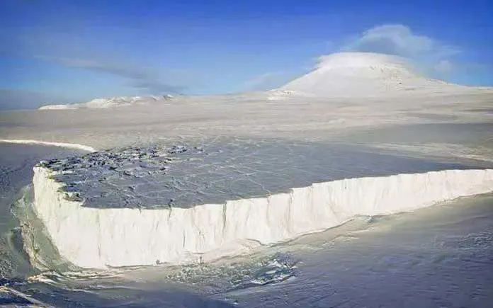 Антарктида - высокий континент.