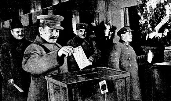 Сталин, Молотов, Ворошилов и Иосов во время выборов лучшего советского руководителя в СССР, 1937 год.