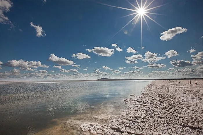 Соленое озеро Васкунчак.