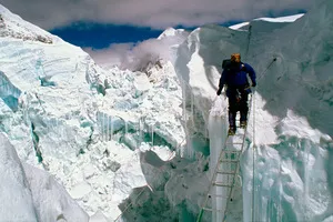Ледник Кхумбу в Непале