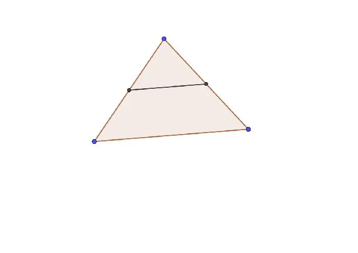Линия в середине треугольника