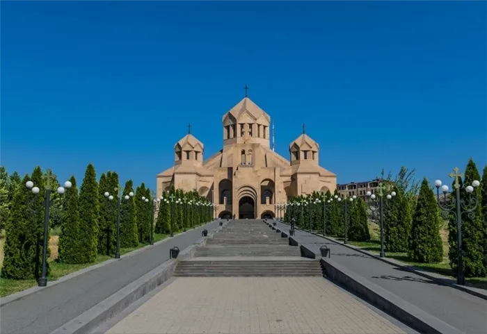 Осветитель Кафедрального собора Святого Григория Великого в Ереване