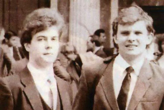 Дмитрий Медведев в студенческие годы (слева)