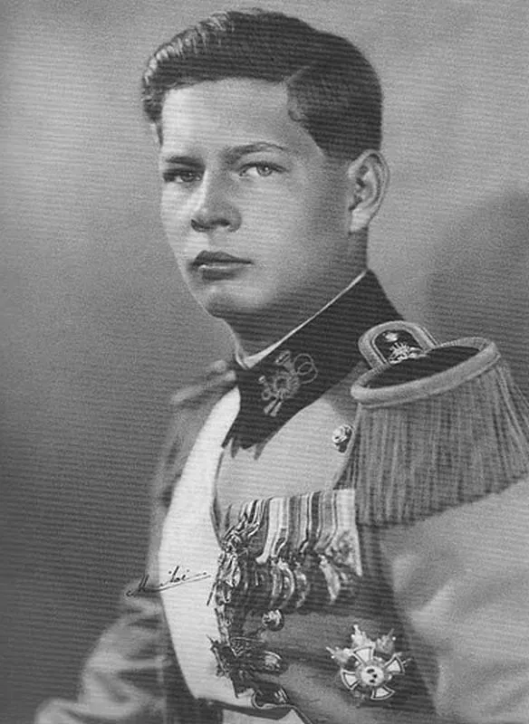 Король Румынии Михаил был первым награжденным Батальоном Победы