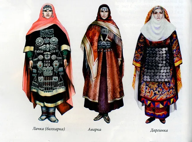 Национальный костюм Дагестана всегда сочетал в себе красоту и скромность