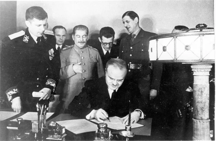 Советский Союз и Франция подписали отдельные договоры