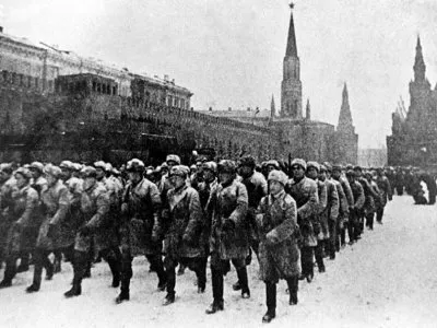 Парад 7 ноября 1941 года.