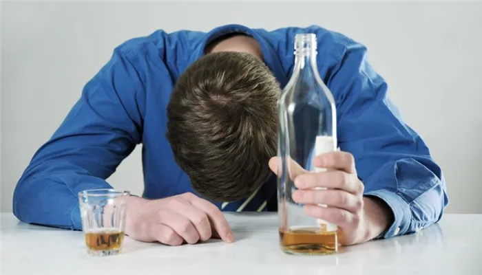 Употребление алкоголя сокращает инкубационный период венерических заболеваний