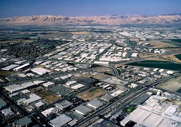  IGDA/м. Бертинетти Электронные предприятия Силиконовой долины (Калифорния).
