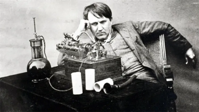 Томас Эдисон со своим граммофоном