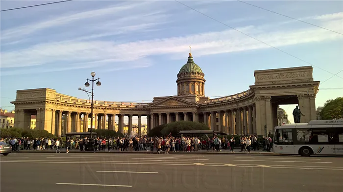 Казанский собор Санкт-Петербурга на Невском бульваре