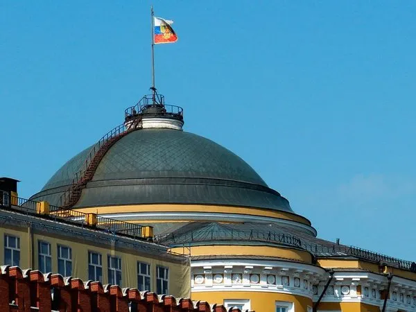 Президентский флаг здания Кремля