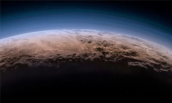Изображение атмосферы на Плутоне