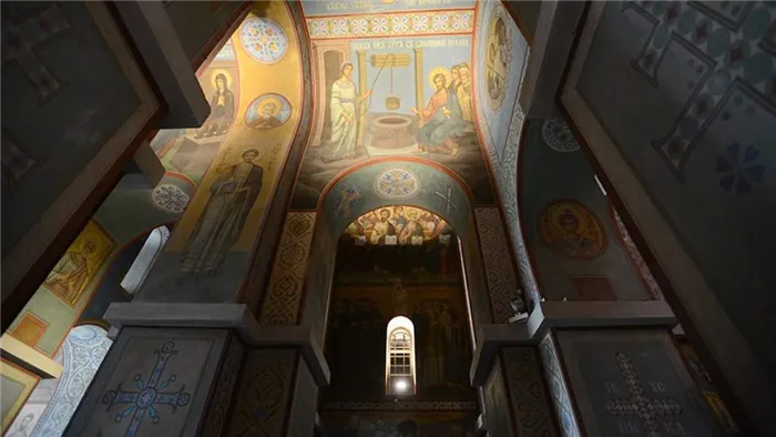 Внутреннее убранство Софийского собора в Великом Новгороде