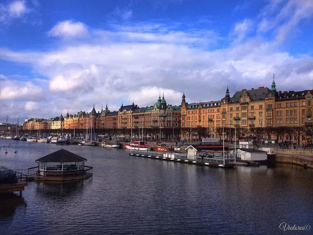 Вид на набережную Страндвеген в Стокгольме.. Stockholm. Sweden