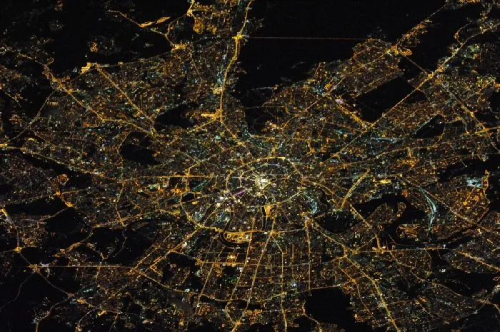 Ночная Москва из космоса