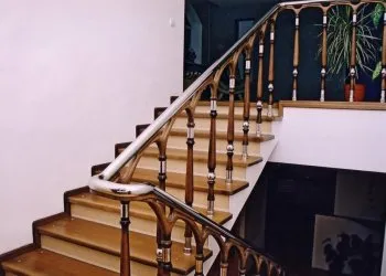 Система ограждения – перила и балюстрада лестницы