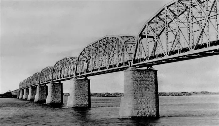 Китайско-Восточная железная дорога. Мост через реку Сунгари.