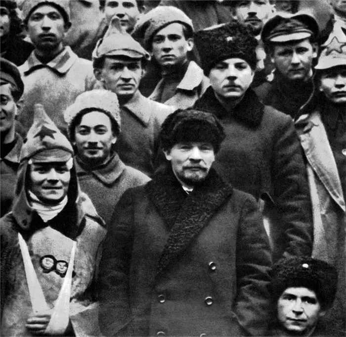 Ленин и Ворошилов среди делегатов X съезда РКП(б), участвовавших в подавлении Кронштадского мятежа.