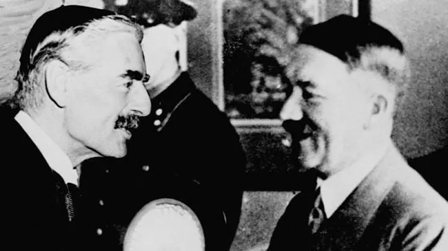 Гитлер с Чемберленом на встрече в Берхтесгадене