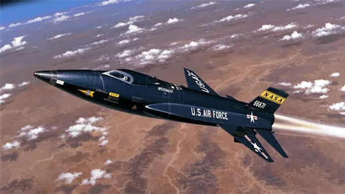North American X-15 — может ли самолет улететь в космос. Больше похоже на ракету, но это все еще самолет. Фото.