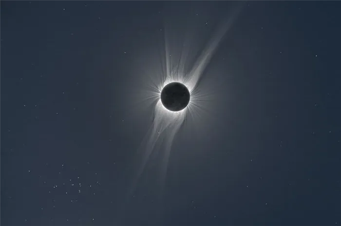 Полное Солнечное затмение, комбинированный снимок