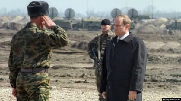Владимир Путин в Ханкале, Чечня, 2000 год
