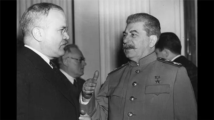 Вячеслав Молотов и Иосиф Сталин