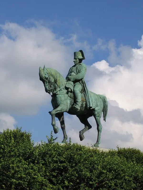 ​Статуя Наполеона в Лаффре около Гренобля. wikimedia.org - Сто дней Наполеона и их отголоски | Warspot.ru