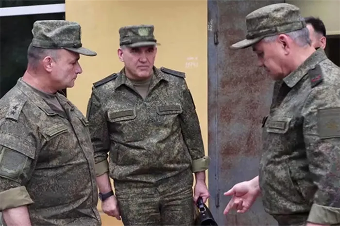Четыре группировки украинского фронта. Рассекреченные досье командующих