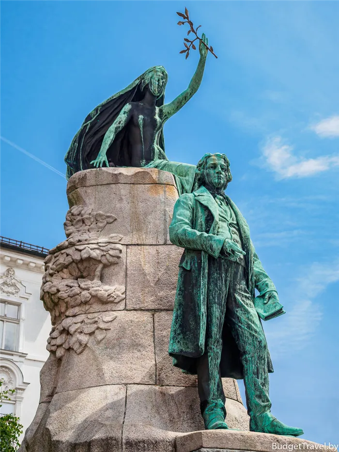 Памятник поэту Францу Прешерн