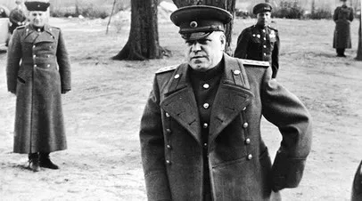 Командующий 1-м Белорусским фронтом маршал Георгий Жуков накануне наступления на Берлин, апрель 1945 года