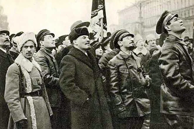 Яков Свердлов и Владимир Ленин