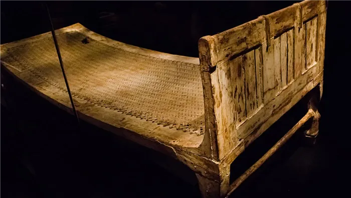 Кровать Тутанхамона.
