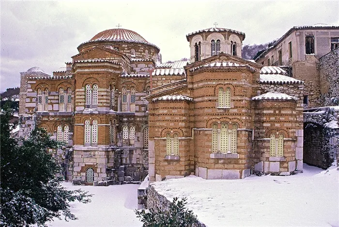 Monastery of Hosios Loukas winter.jpg