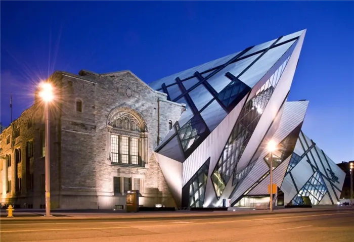 Еще одно необычное здание, которое непременно стоит увидеть во время посещения Торонто – Королевский Музей Онтарио